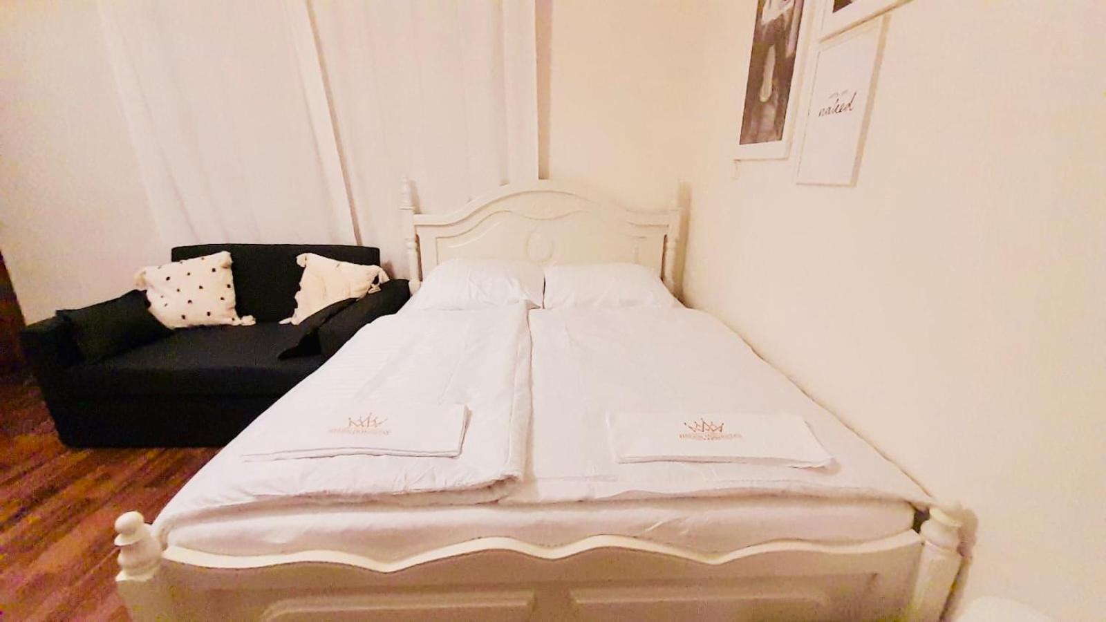 Cozy Homestay At Andel ปราก ภายนอก รูปภาพ