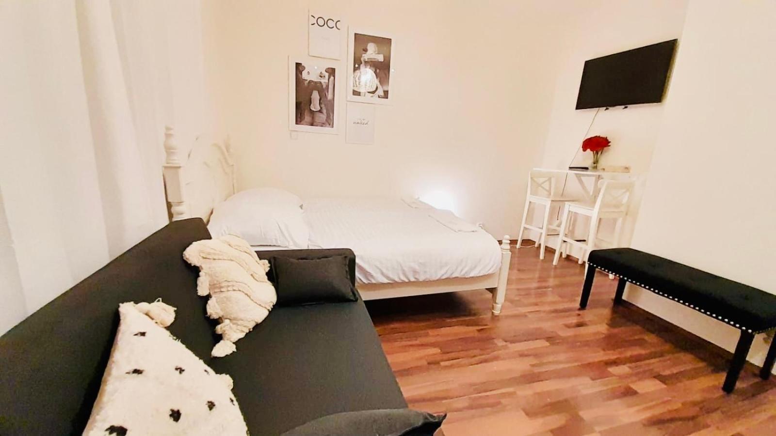 Cozy Homestay At Andel ปราก ภายนอก รูปภาพ